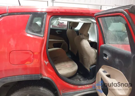 2018 Jeep Compass Sport 4X4 from USA, damaged, VIN 3C4NJDAB9JT321212